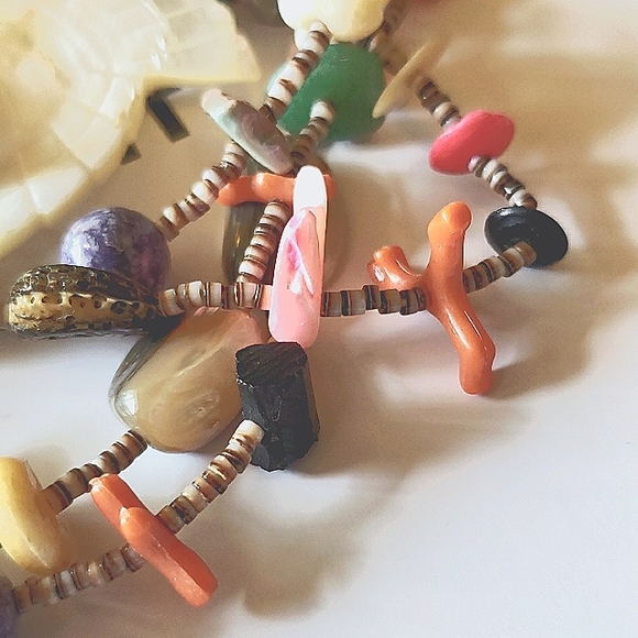 SALE!! Vintage Navajo Heishi Shell Necklace w/ Worn Shells and Stones. - Picture 5 of 12